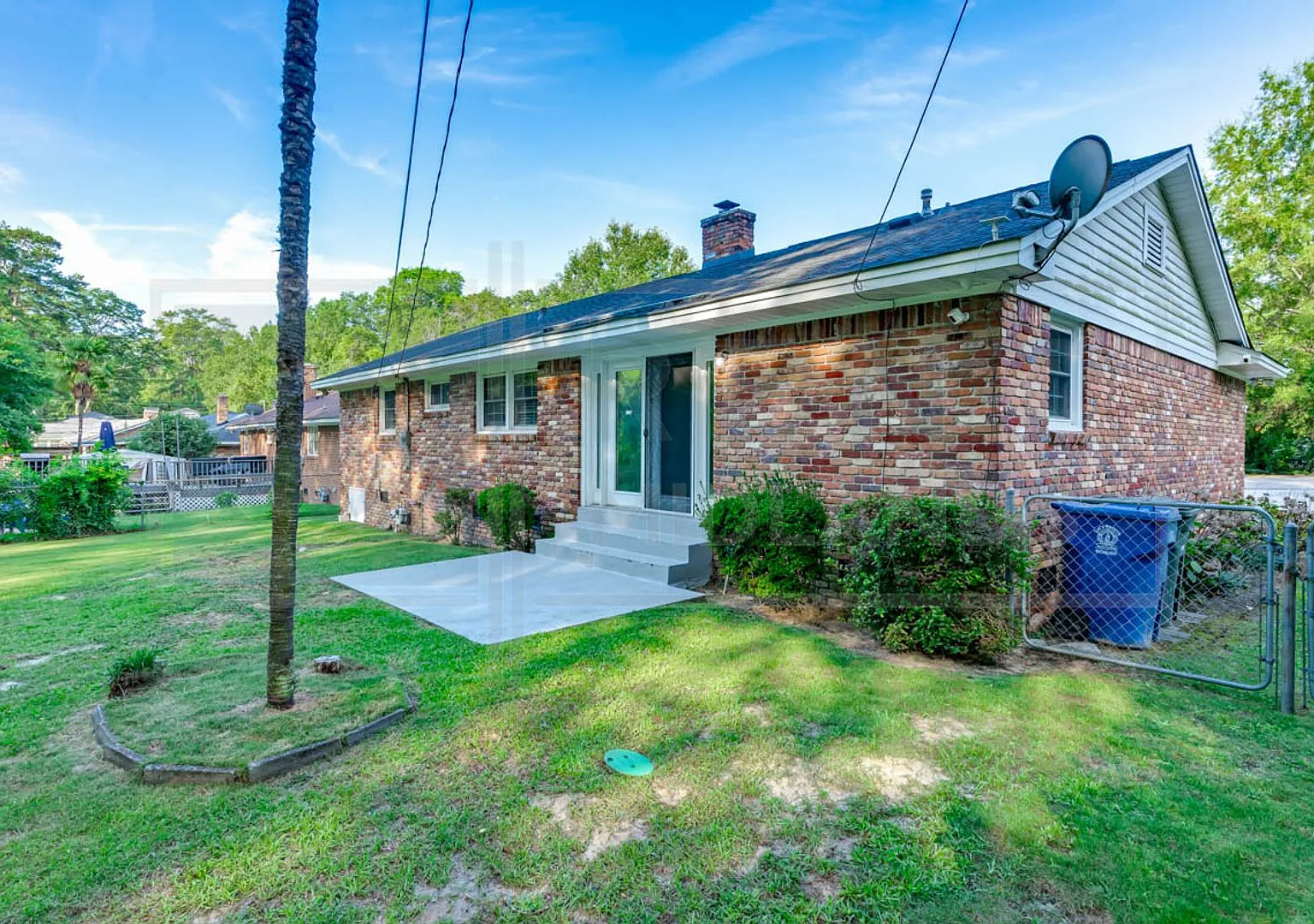 Home Available in Forest Acres — Photo 4