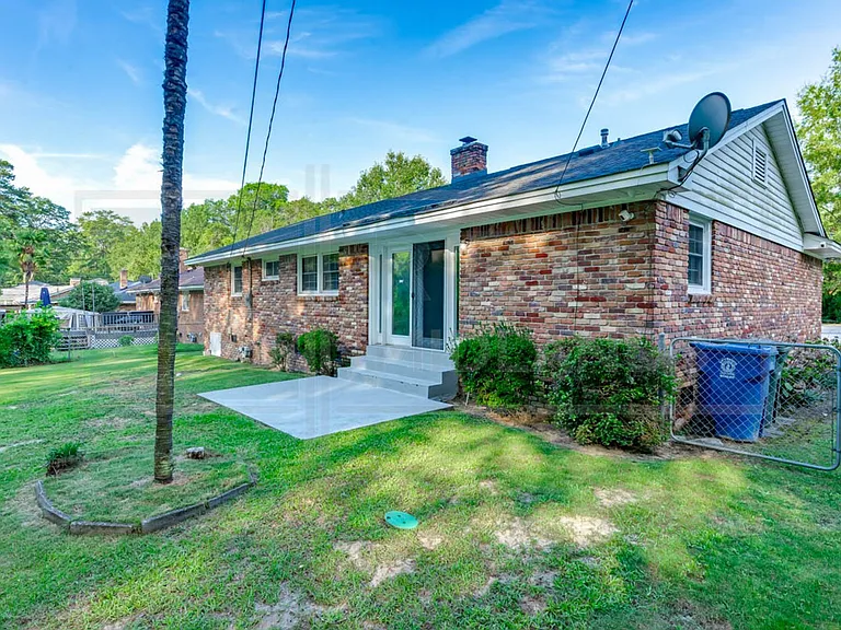 2532 Parkwood Dr — Photo 4