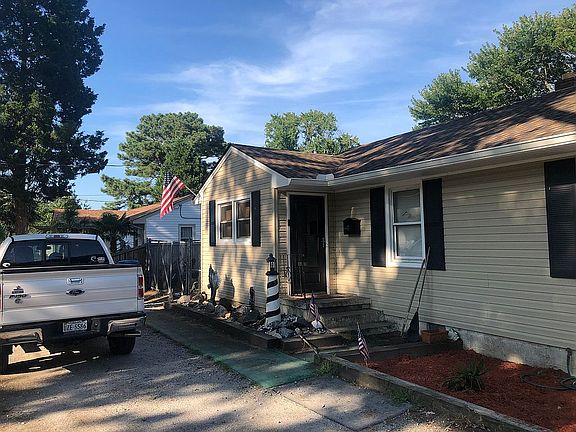 3rd image of 4864 S Oliver Dr