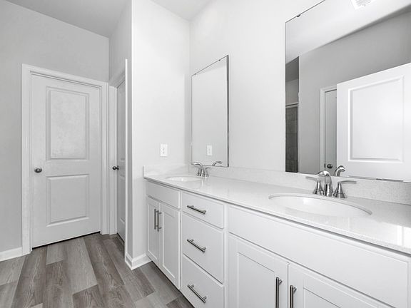 The Newport floorplan with the Crisp White interior package.