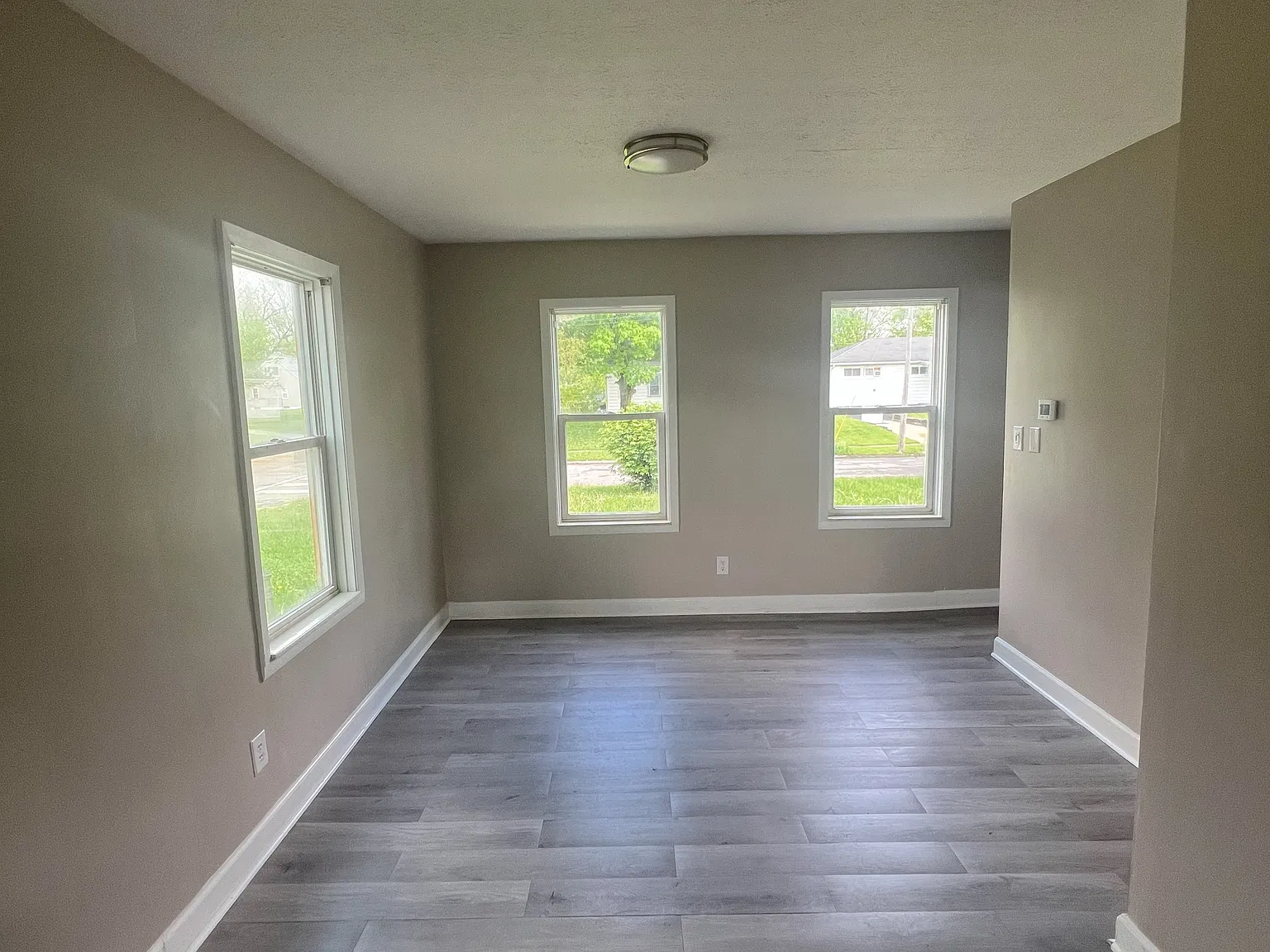 4 bed, 1.5 bath, 1490 sqft, $1,750 — Photo 1