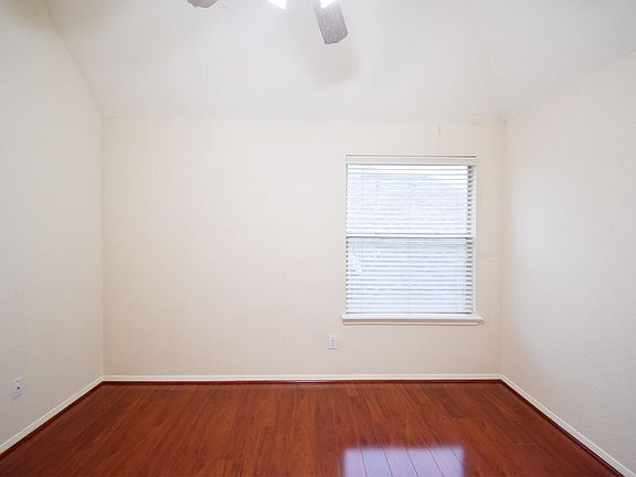 5th image of 2611 S Breeze Dr