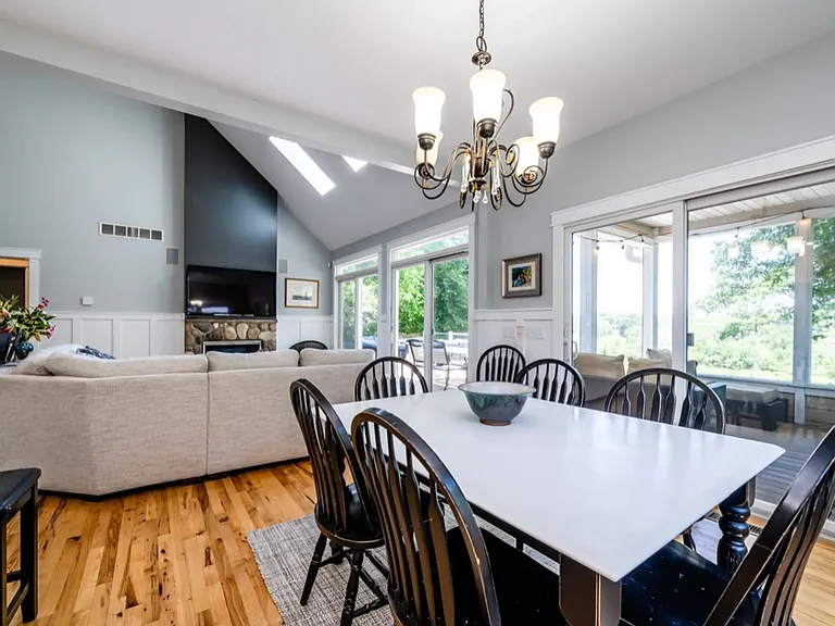 2687 Niles Rd — Photo 9