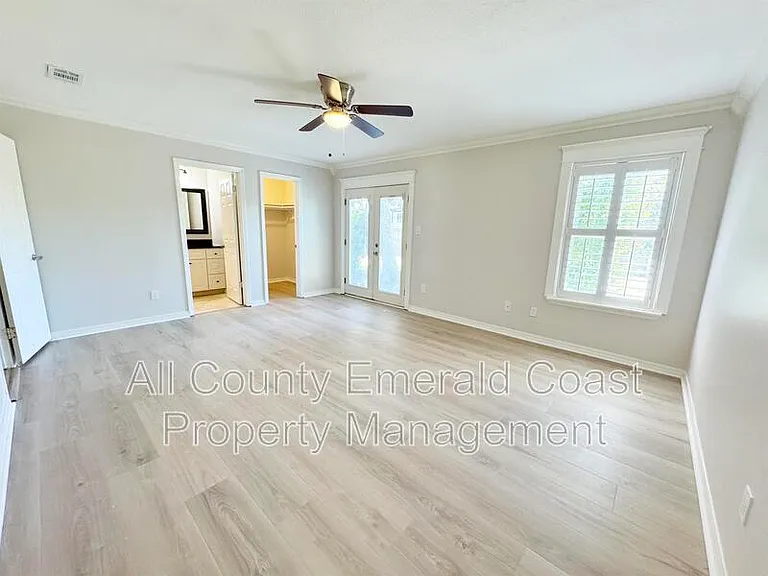 710 Swan Ln — Photo 34