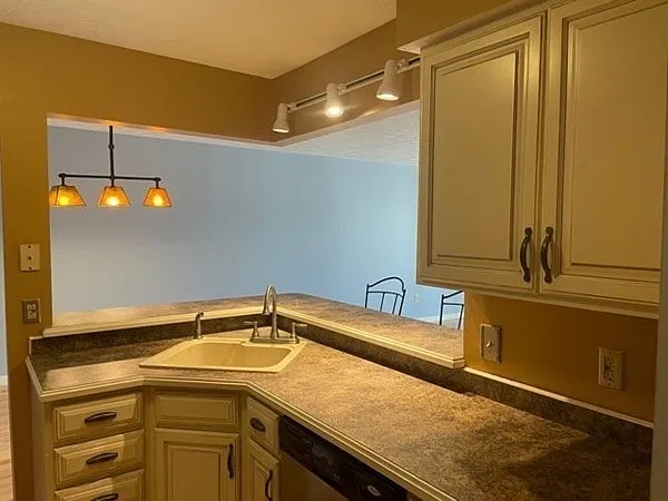 50 Steeplechase Ct
