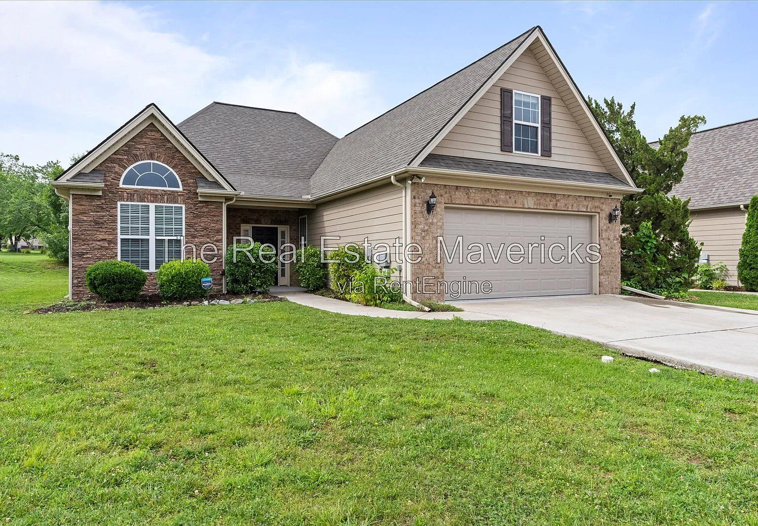 3 bed, 2.0 bath, 2140 sqft, $2,395 — Photo 1