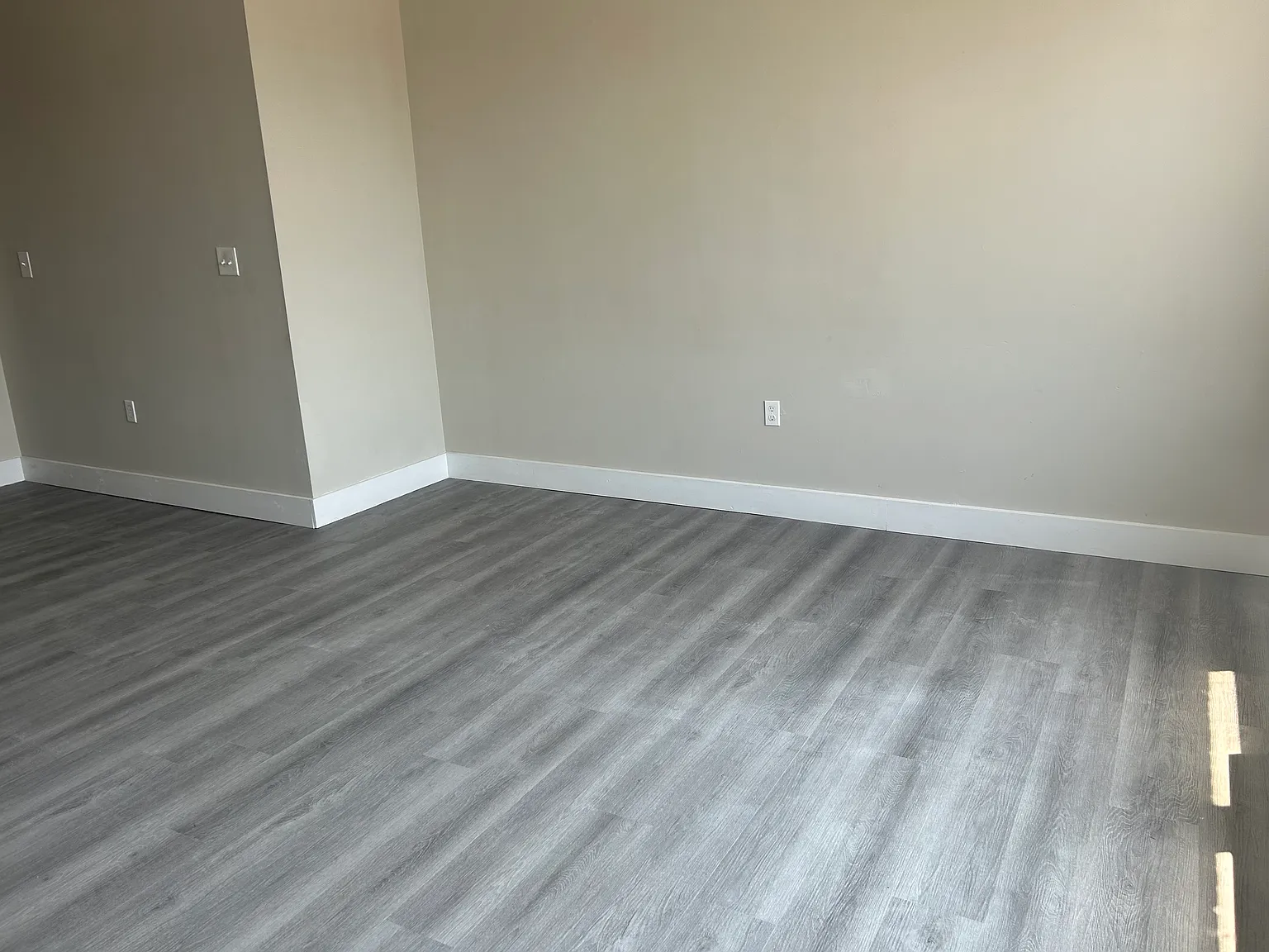 Studio, $990 — Photo 4
