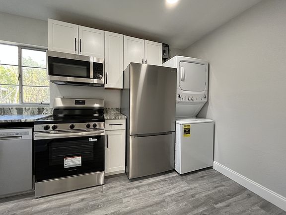 5th image of 2307 Formosa Ave #A