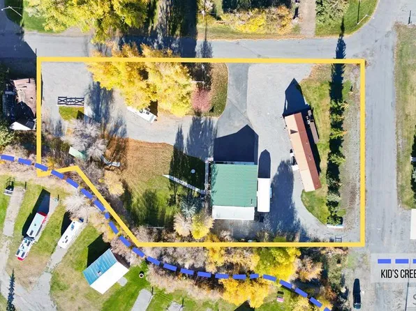 107 & 109 Willow St, Mackay, ID 83251