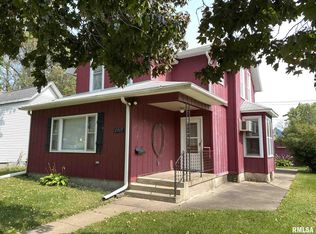 2517 N 4th St, Clinton, IA 52732
