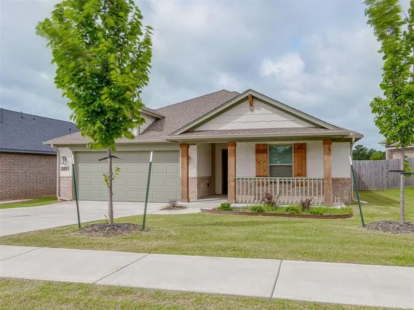 371 Park Ln, Harrah, OK 73045