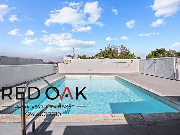 3rd image of 8309 Cedros Ave APT 105