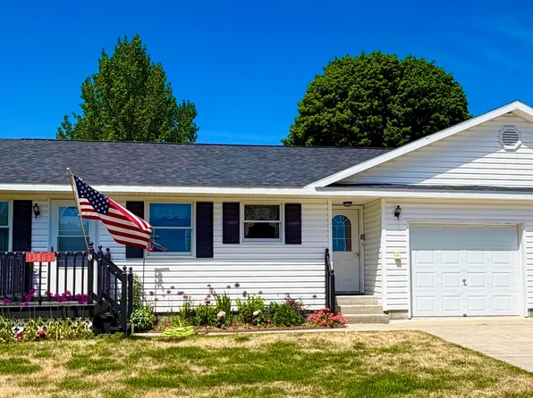 13866 E Willow St, Newberry, MI 49868