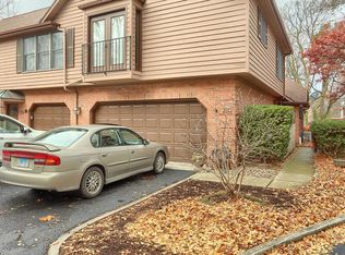 907 Cheshire Dr #32, Champaign, IL