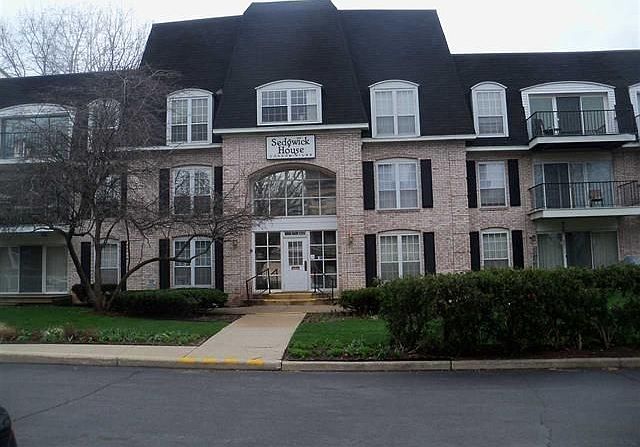 1st image of 820 Lincolnway W APT 301