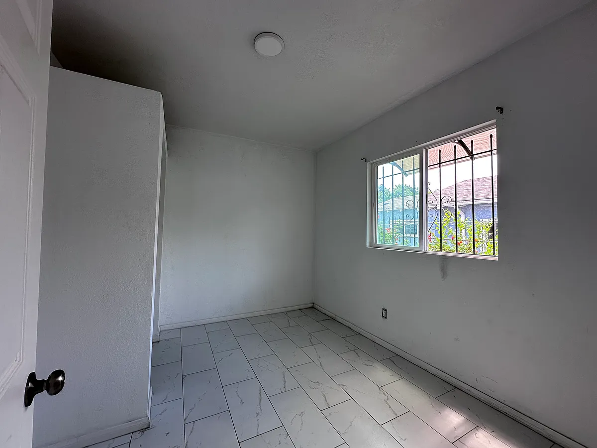 Building Photo - 4166 48th St #2