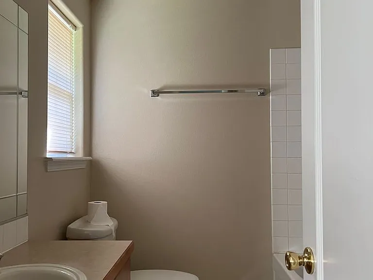 30 NE Alora Dr — Photo 12