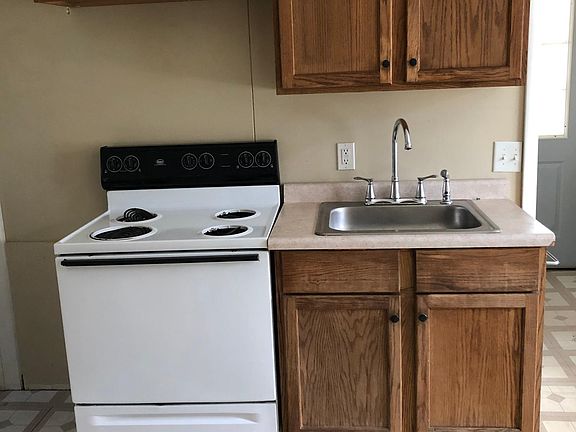 2nd image of 525 W Baraga Ave