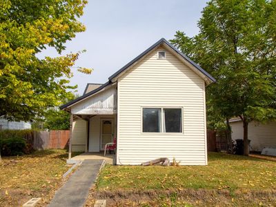 40 E Charles St, Redkey, IN, 47373