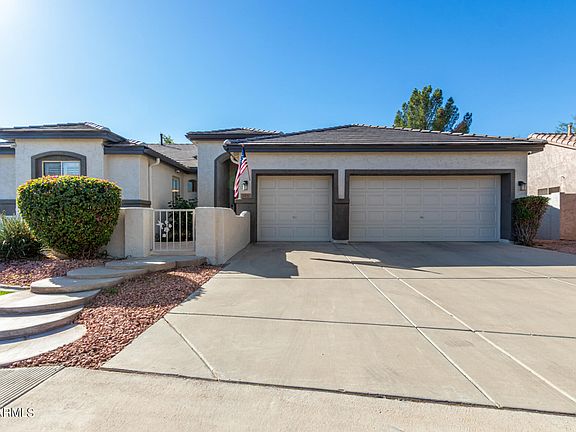 3rd image of 605 W GOLDFINCH Way