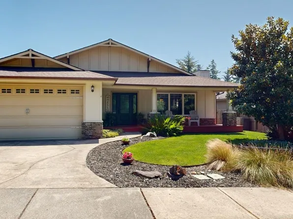 6806 Magnolia Ct, Brookings, OR 97415