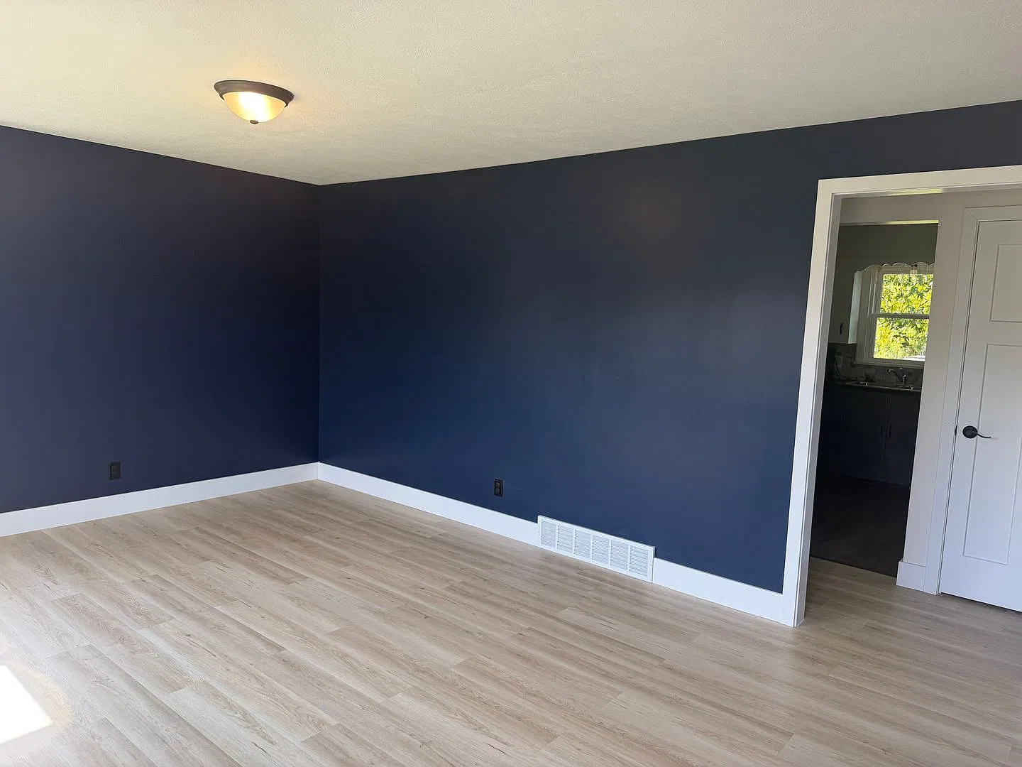 Beautifully Updated Brick Ranch for Rent Perry Township! — Photo 3