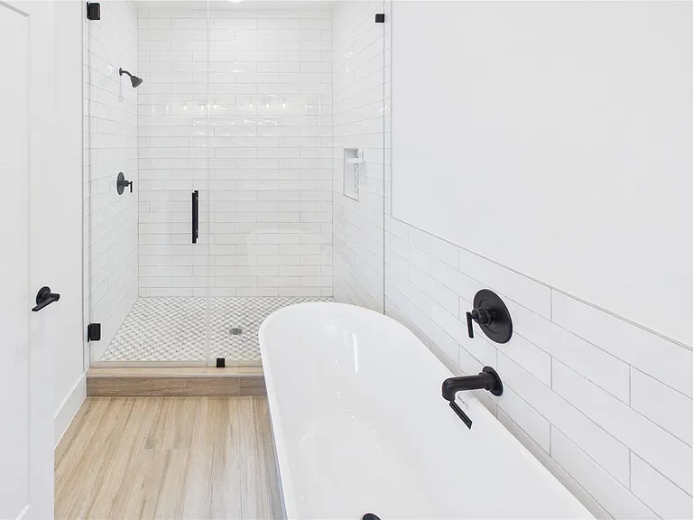 9609 Valeca Dr — Photo 24