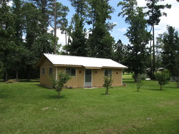 145 Pleasure Dr, Zavalla, TX 75980