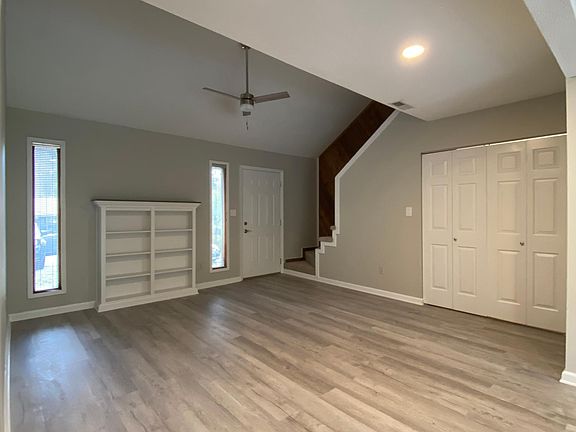 4th image of 326 Tanager Cir