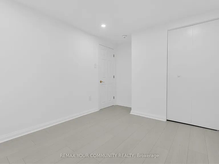 39 Veerland Dr #BASEMENT — Photo 22