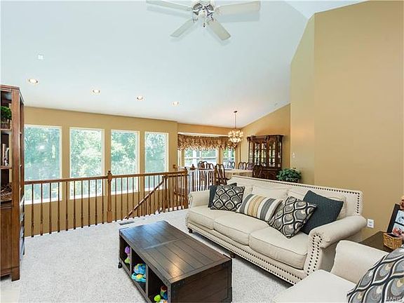 5th image of 20 Hickory Bluff Ln