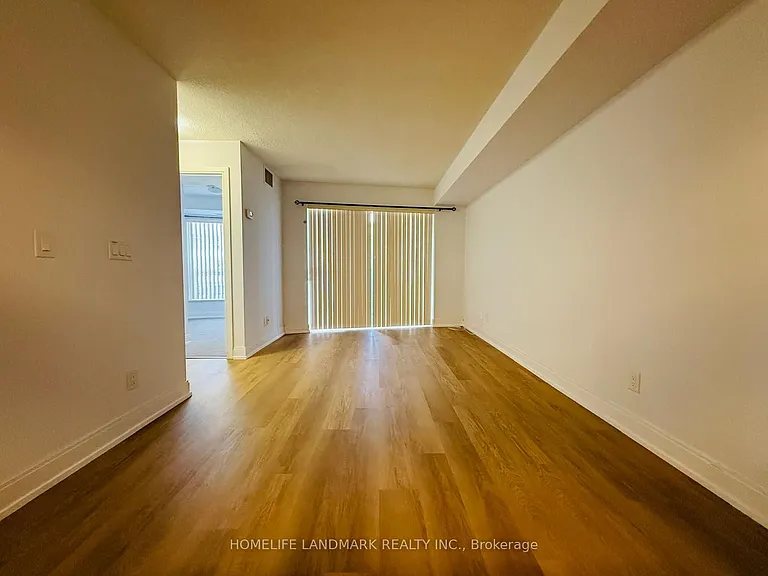 135 Village Green Sq #2419 — Photo 9