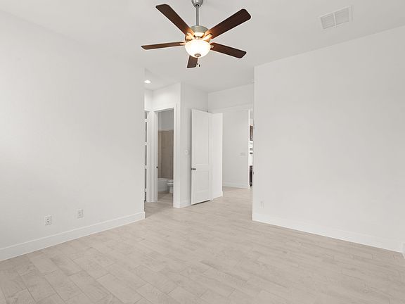 5th image of 405 Emory Peak Ln