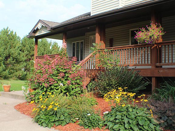 2nd image of 43607 Elmcrest Ave