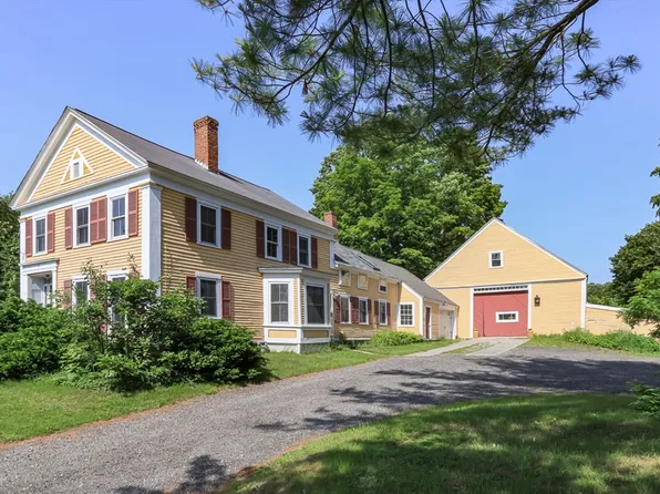 43 Park St, Pepperell, MA 01463