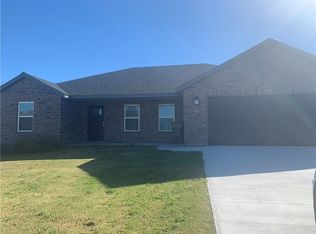 961 Richland Creek Ave, Elkins, AR 72727