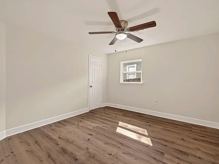 915 W Lewis St — Photo 6