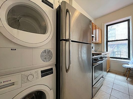 2nd image of 3139 Broadway #18