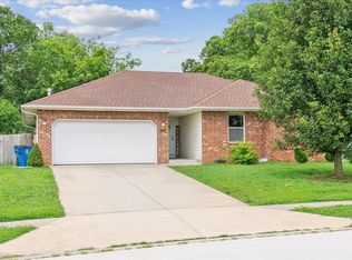 1005 E Hampton Dr, Ozark, MO 65721