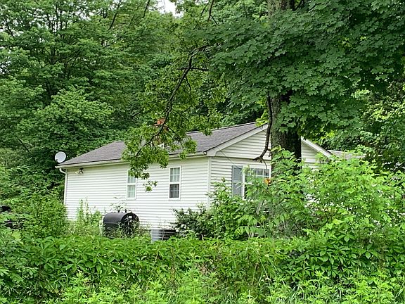 3rd image of 81 Huckleberry Tpke