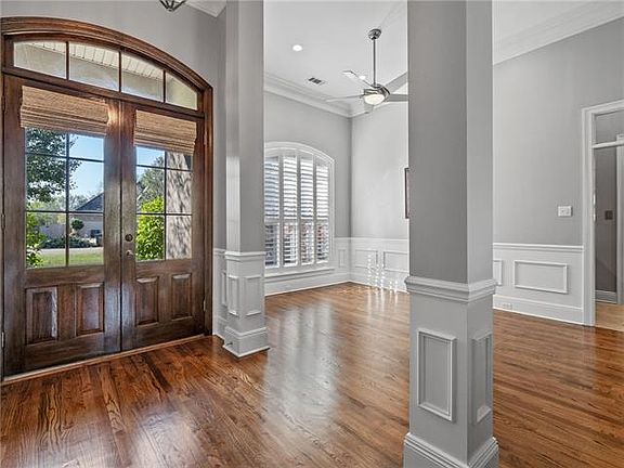 2nd image of 3019 Hill Ct