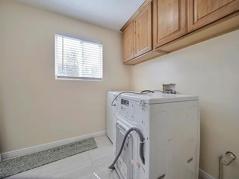 2255 W Red Robin Rd — Photo 22