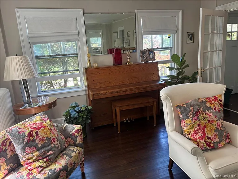 108 Hooker Ave — Photo 7