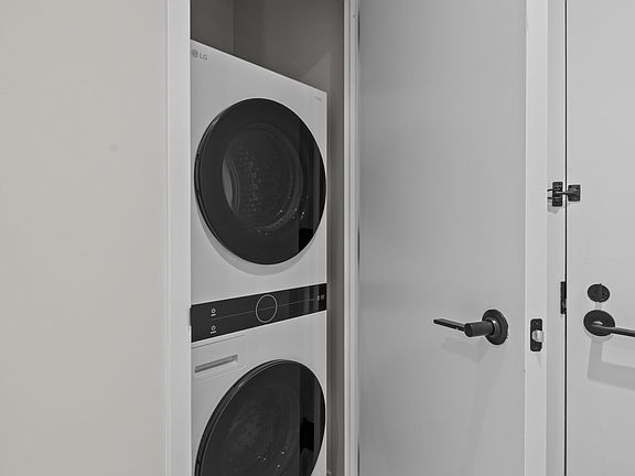 3rd image of 2905 W 17th St #1A