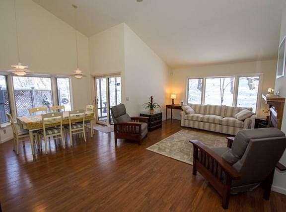 2nd image of 1704 W North Shore Dr #34