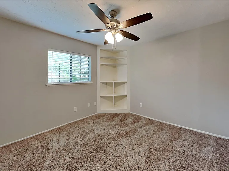 2102 Turtle Creek Dr — Photo 13