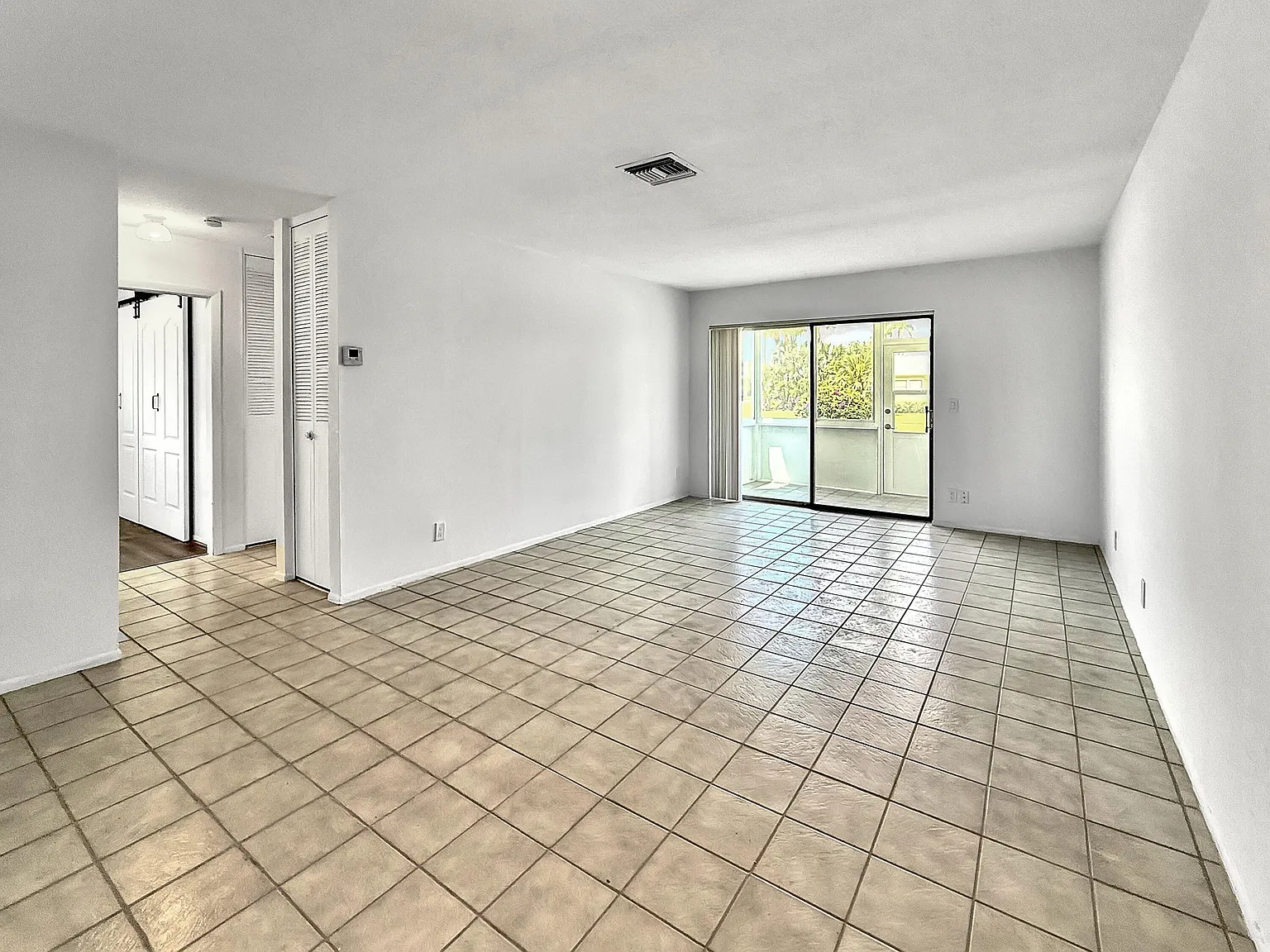 2 bed, 1.0 bath, 815 sqft, $1,650 — Photo 3