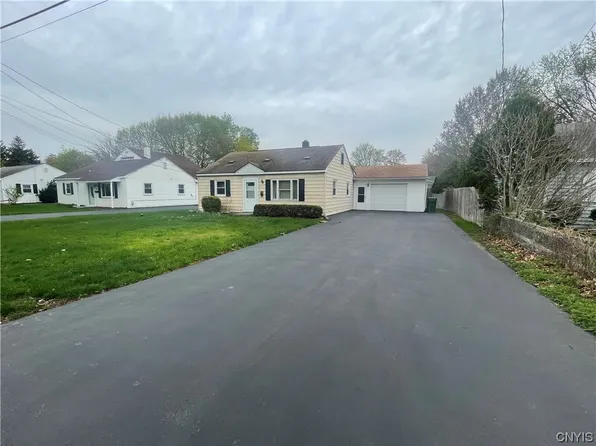 19 Homeland Rd, North Syracuse, NY 13212