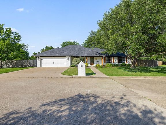 3rd image of 1312 Mary Lee Ln