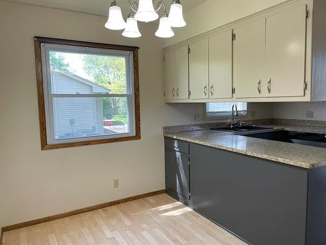 1832 Oakdale Dr — Photo 11